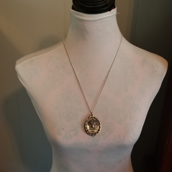 relisted -Vintage slide locket necklace Victorian lady silver tone - Picture 10 of 17